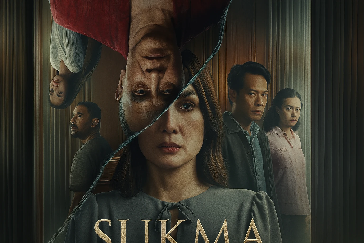 Poster film horor Sukma yang menampilkan rumah tua berhantu dengan bayangan samar di jendela.